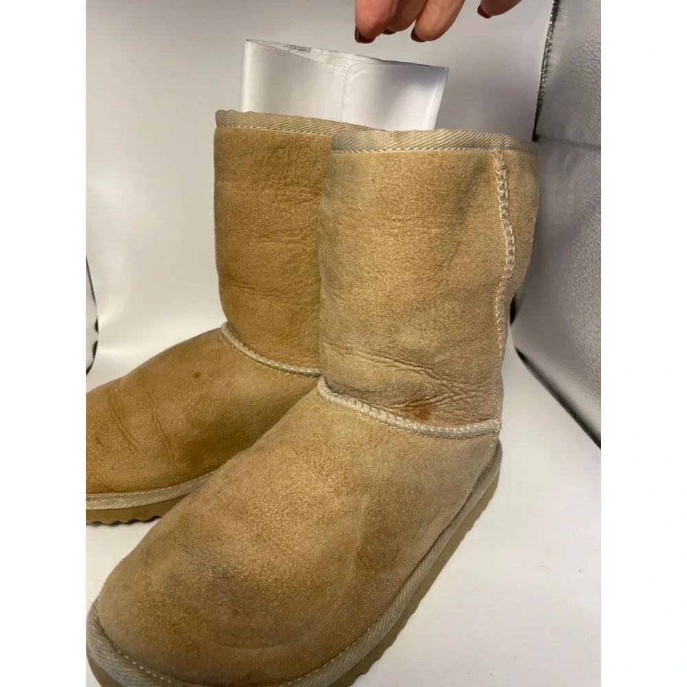 Womens UGG AUSTRALIA Beige Sheepskin Short Winter‎ Boots Sz. 4